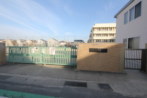 大和高田市立浮孔小学校