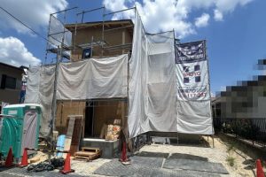 香芝市磯壁6丁目　モデルハウス建築中