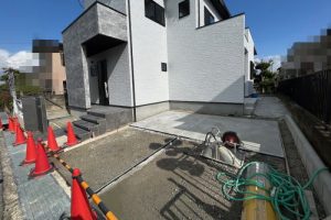 香芝市磯壁モデルハウス　外構工事中